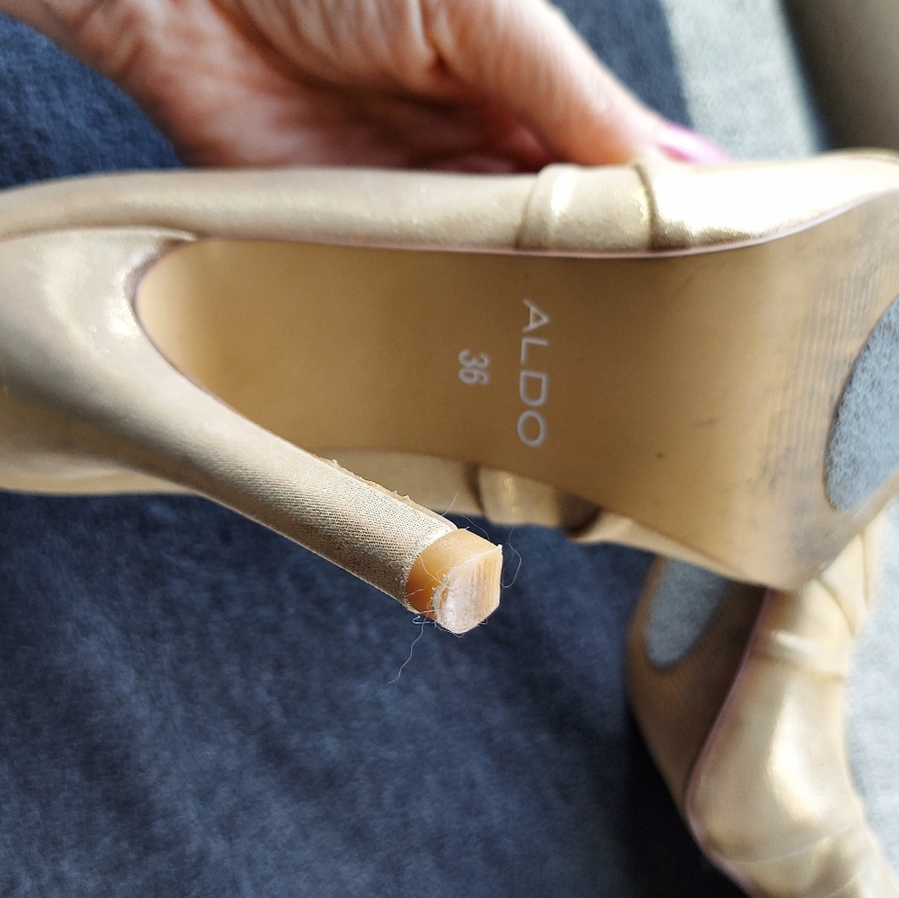 Gold Glittery Peeptoe Pumps - Aldo - Picture 6 of 8
